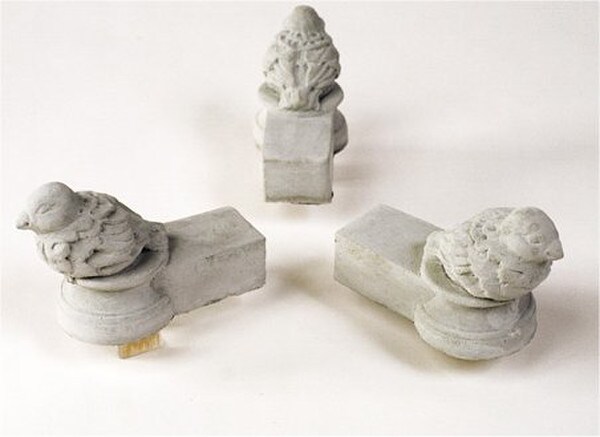 Statues Bird Pot Feet sculptural set outdoor use sculpture